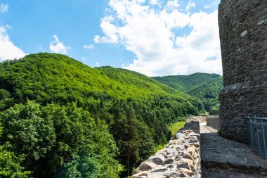 Beskid Dağları 'ndaki Rytro Kalesi Harabeleri, Polonya.