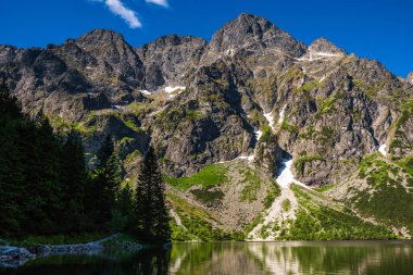 Polonya 'daki Zakopane yakınlarındaki Tatra Dağları' nda ünlü Morskie Oko Gölü.