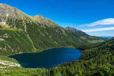 Polonya 'daki Zakopane yakınlarındaki Tatra Dağları' nda Morskie Oko veya Sea Eye Gölü .