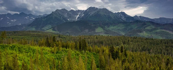 Ευρεία Πανοραμική Θέα Πάνω Από Tatras Οροσειρά Στην Πολωνία Και — Φωτογραφία Αρχείου