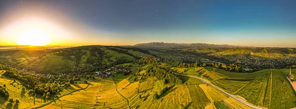 Güneş Doğarken Kırsal Alanda Panoramik Dron Görüntüsü — Stok fotoğraf