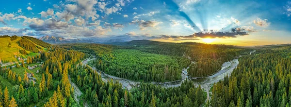 Nascer Sol Sobre Rio Montanhas Tatras Drone Aéreo Vista Panorâmica — Fotografia de Stock