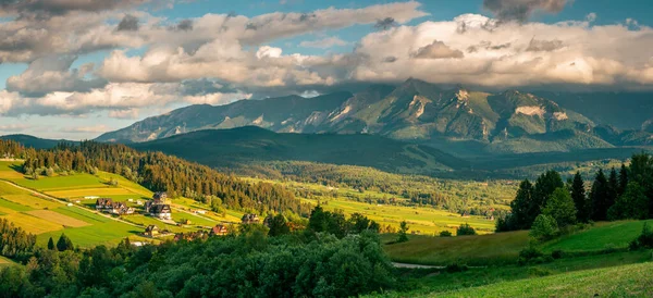 Ευρύ Πανόραμα Των Βουνών Tatra Στην Περιοχή Podhale Της Πολωνίας — Φωτογραφία Αρχείου