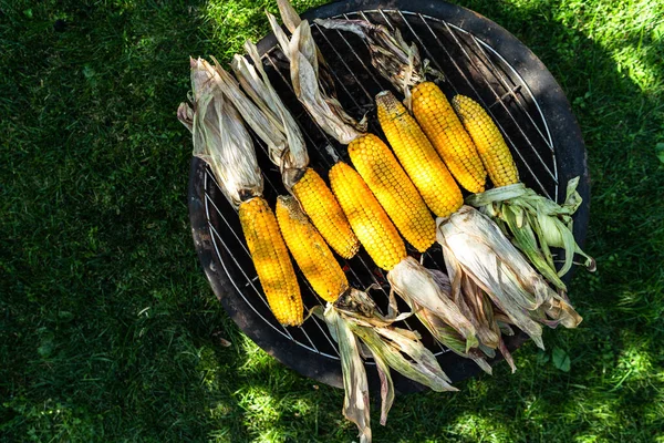 Many Corn Cob Grilled Hot Coal Home Garden — Stock Photo, Image