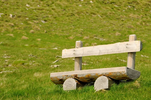 Bank in der Natur — Stockfoto