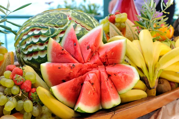 Un mucchio di frutta fresca colorata — Foto Stock