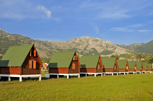 Eco cabañas en la fila — Foto de Stock