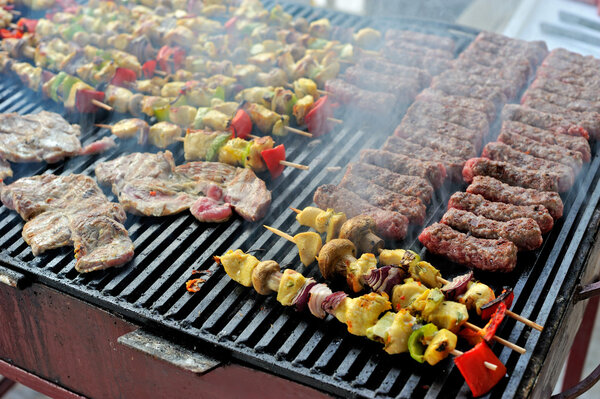 Barbecue meat and vegetables