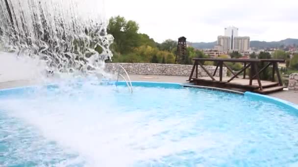 Waterval Zwembad Bij Het Panonsko Meer Gemeente Tuzla — Stockvideo