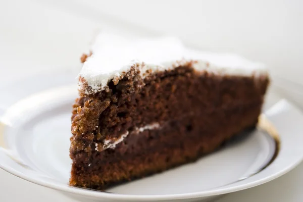 Ciasto czekoladowe ze śmietaną — Zdjęcie stockowe