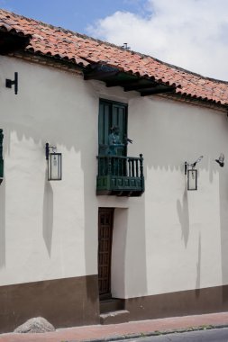 Bogota, Kolombiya - 1 Ekim 2013: turistik d tipik sokak