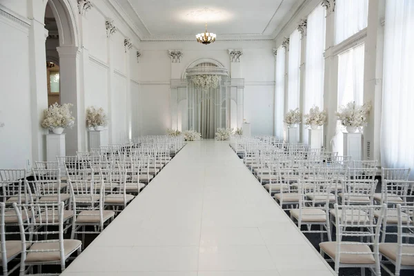 Hermoso Elegante Elegante Rico Limpio Brillante Interior Blanco Paredes Blancas Fotos de stock