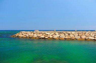 adada güneşli tropikal plaj