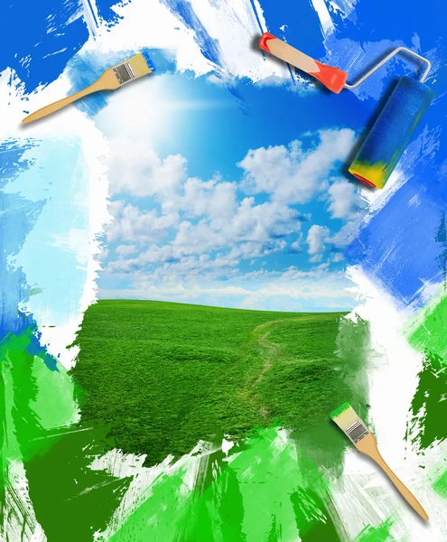 파란 하늘 배경으로 밝은 녹색 잔디 — 스톡 사진