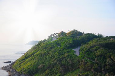 açık denizde tropik ada