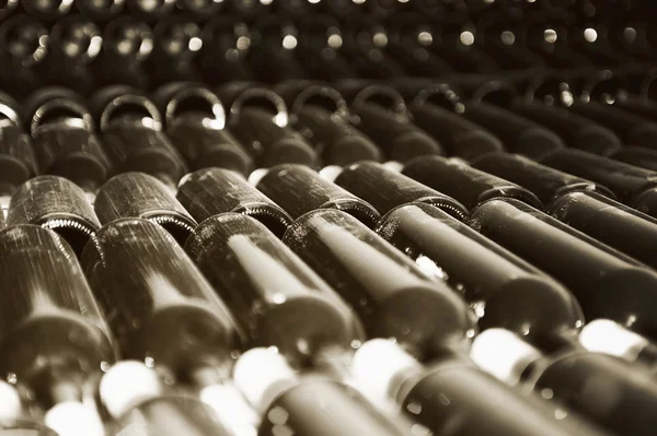 Old bottles of red wine — Stock Photo, Image