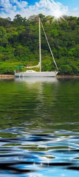 Yacht in the open sea — Stock Photo, Image