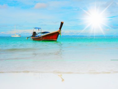 Longtail tekne deniz tropikal plaj