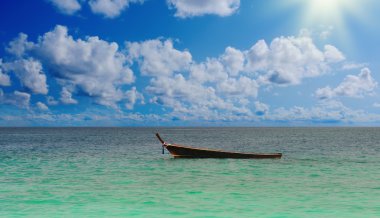 Longtail tekne deniz tropikal plaj