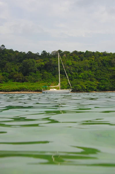 Yacht in the open sea — Stock Photo, Image