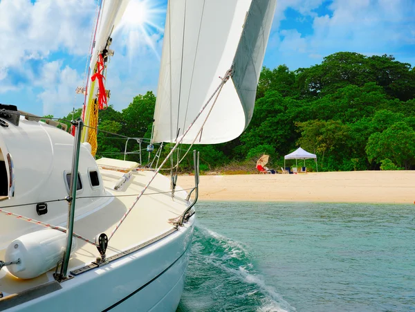 Yacht in the open sea — Stock Photo, Image