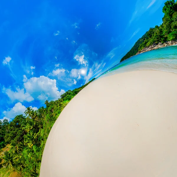 Spiaggia soleggiata — Foto Stock