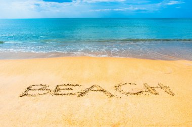 Cennet Adası üzerinde güzel güneşli tropikal plaj