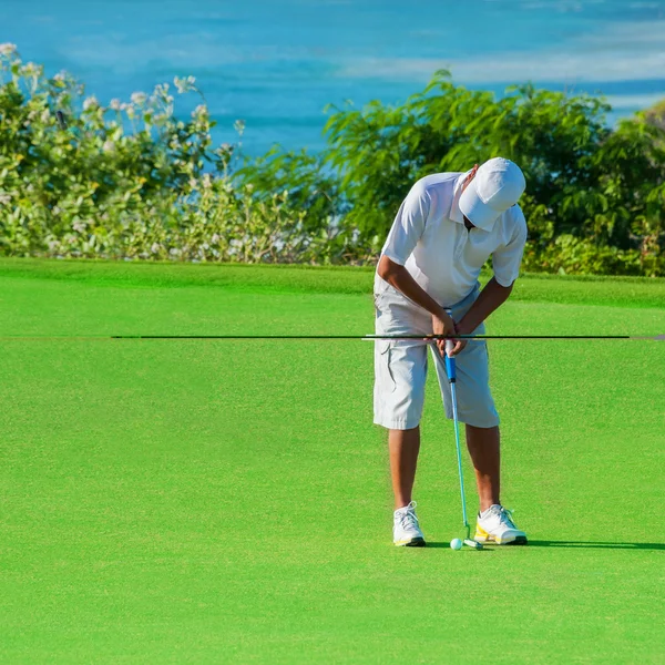 Golf club. muž hrát golf — Stock fotografie