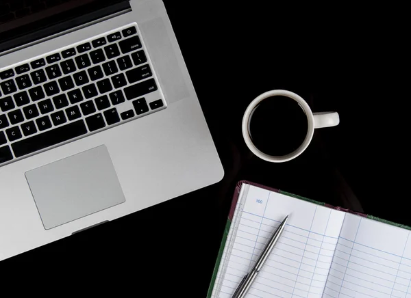 Xícara de café e laptop para negócios. — Fotografia de Stock