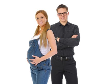 gülümseyerek mutlu bir aile portresi