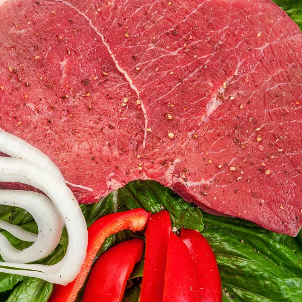 Fleisch mit Zwiebeln und Paprika — Stockfoto