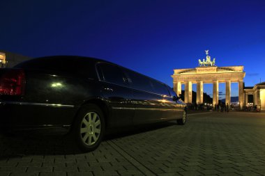 Berlin - streç limuzin ile brandenburger tor - kol aber seks