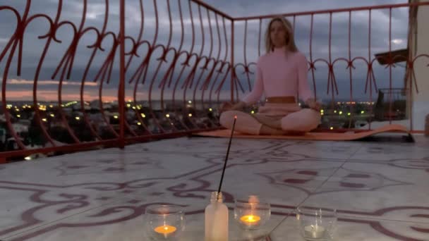 Beautiful Slender Woman Meditates Lotus Position Sunrise Candles Incense Burning — Stock Video