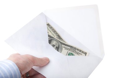 dolar döviz mektup zarfı w izole tutan eller