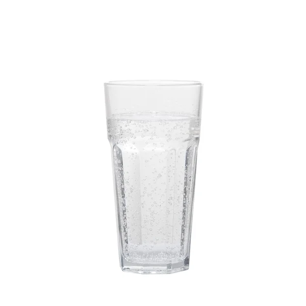 Vaso de agua mineral con gas aislado sobre fondo blanco — Foto de Stock