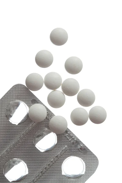 Imballaggio vuoto da compresse e pillole isolate su backgroun bianco — Foto Stock