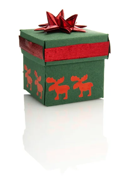 Caja de regalo con decoración roja — Foto de Stock