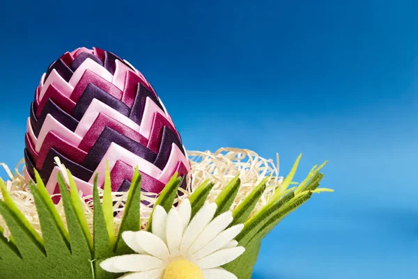 Easter eggs in the basket — Stock Photo, Image