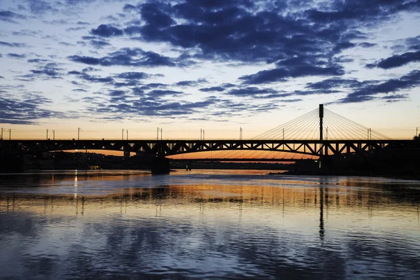 Мост ночью — стоковое фото