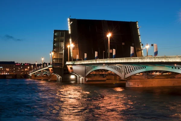 The drawn bridge — Stock Photo, Image