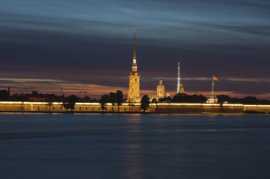 st. petersburg için peter ve paul fortress geceleri