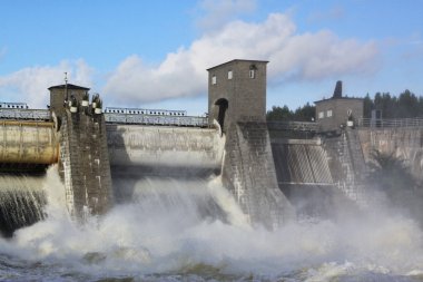 dolusavak Imatra Barajı Hidroelektrik Santrali üzerinde