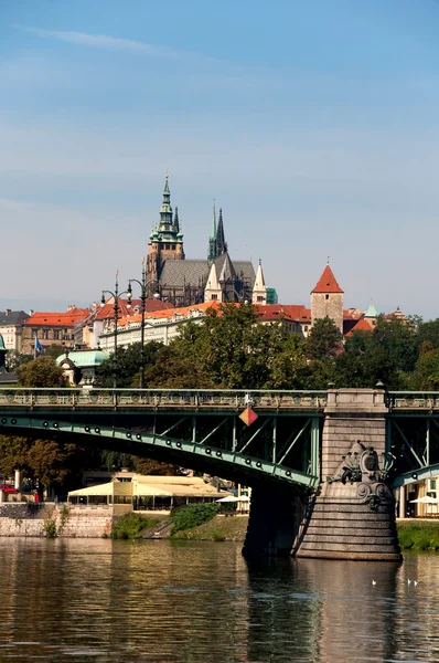 Veduta dell'argine del fiume Moldava, Praga — Foto Stock