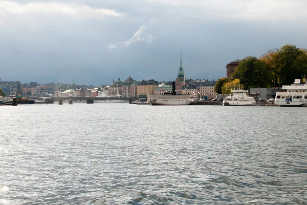ストックホルム、スウェーデンの堤防のビュー — ストック写真