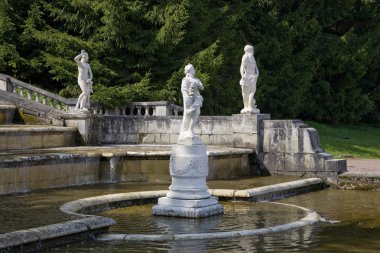 Peterhof, Rusya Federasyonu-Mayıs 19: petrodvorets park çeşme