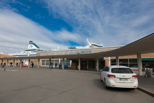 HELSINKI - MARCH 29: The Silja Line ferry at the terminal "Olymp — Stock Photo, Image