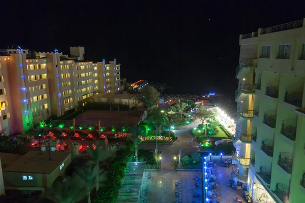 HURGHADA, EGYPTE-DEKABR 20 : vue de nuit de l'hôtel King Tut terr — Photo