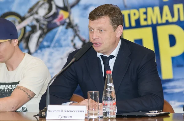 Gulyaev Nikolay Alekseevich at the press-conference, dedicated to the festival of extreme kinds of sports — Stock Photo, Image