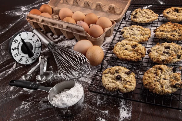 Čerstvě upečený Rozinka a ovesné vločky cookies — Stock fotografie