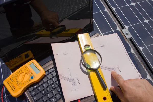 Pruebas de paneles fotovoltaicos — Foto de Stock